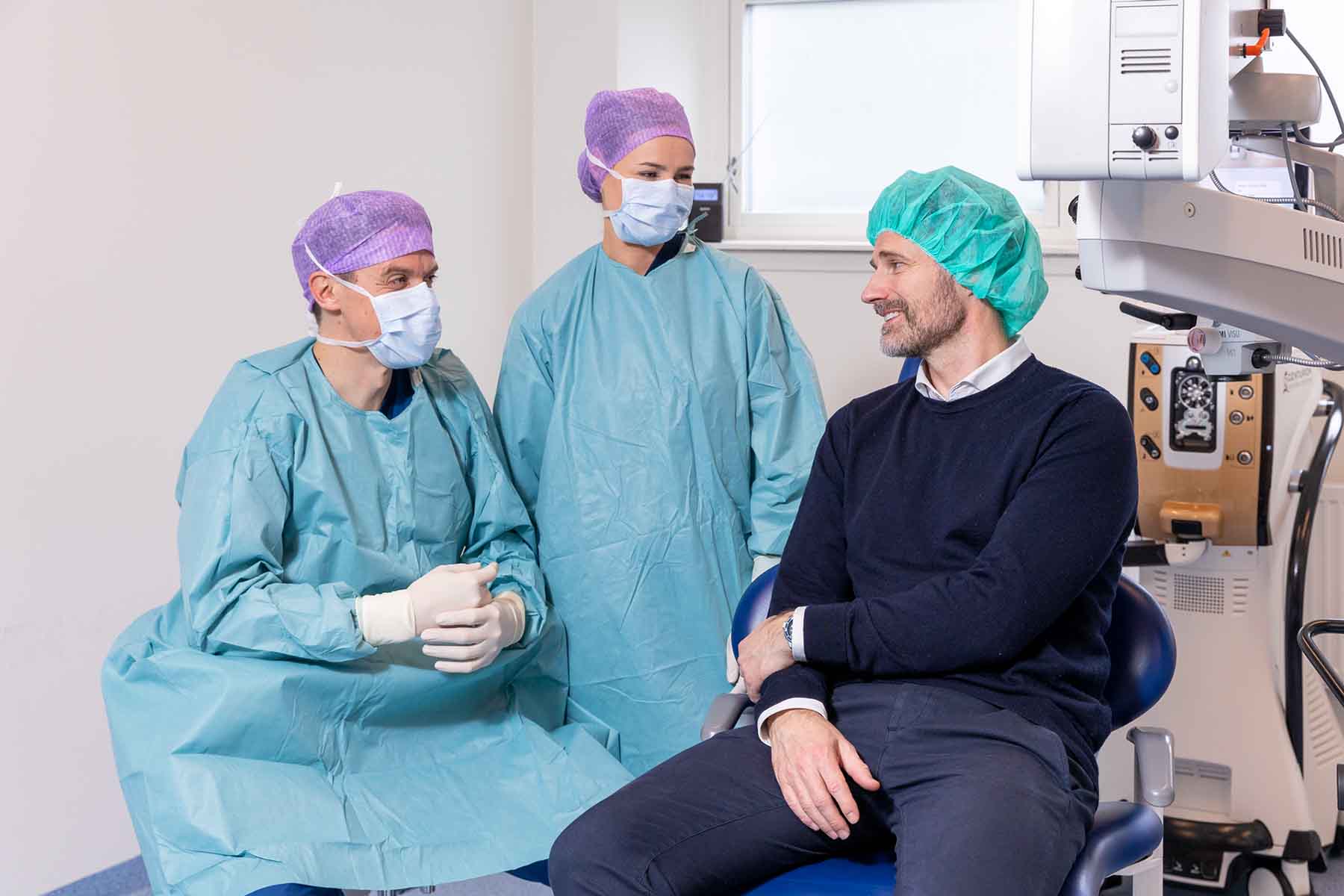 Patient och optiker hos Memira